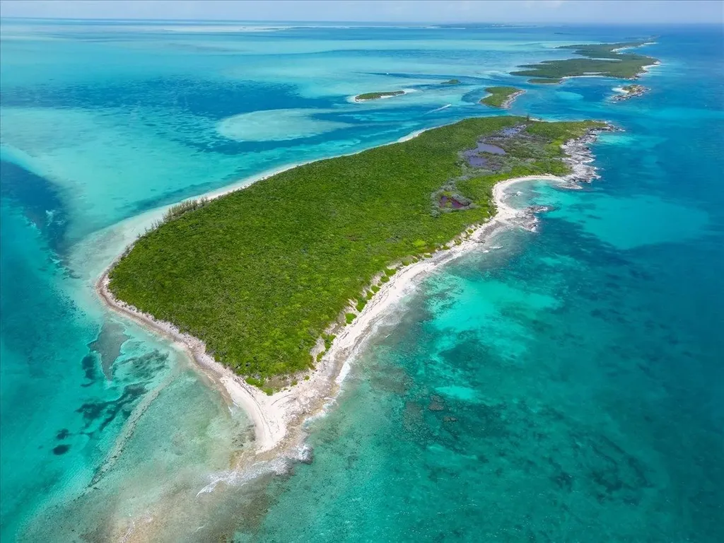 Neptune's Nest Berry Islands BS