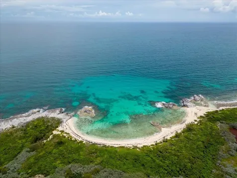 Neptune's Nest Berry Islands BS