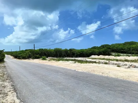 Queens Highway Exuma BS