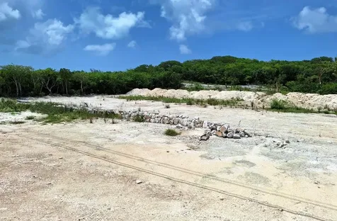 Queens Highway Exuma BS