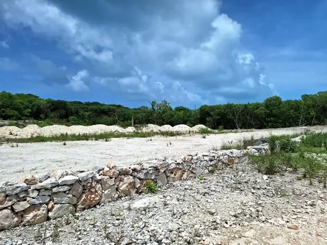 Queens Highway Exuma BS