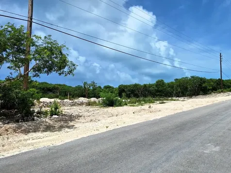 Queens Highway Exuma BS