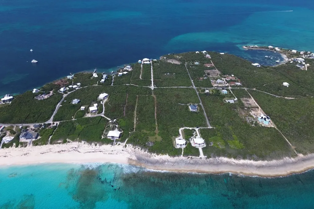 Dolphin Beach Lot 121 Abaco BS