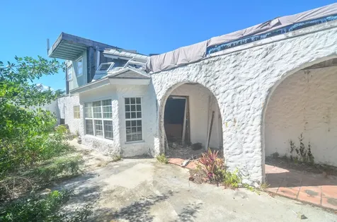 Yellow Elder & The Chalet Abaco BS