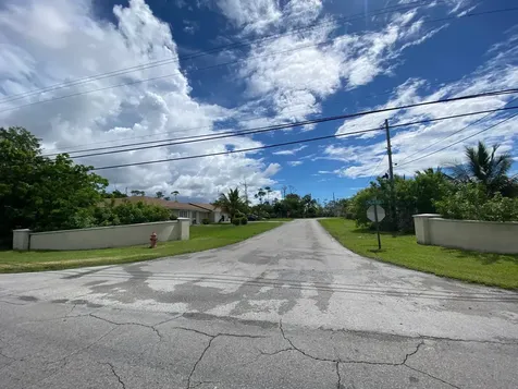 Ganymede Drive 15 Grand Bahama Freeport BS