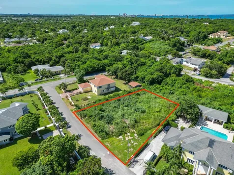 Broadfields Road 16 New Providence Paradise Island BS