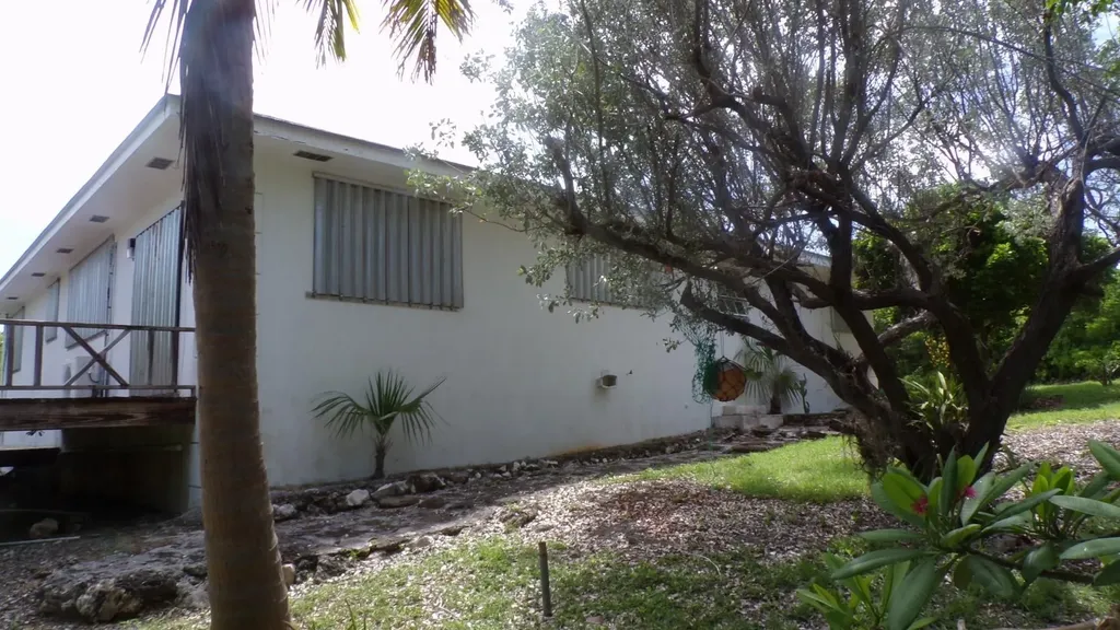 3/2 House In Cartwright's Long Island BS