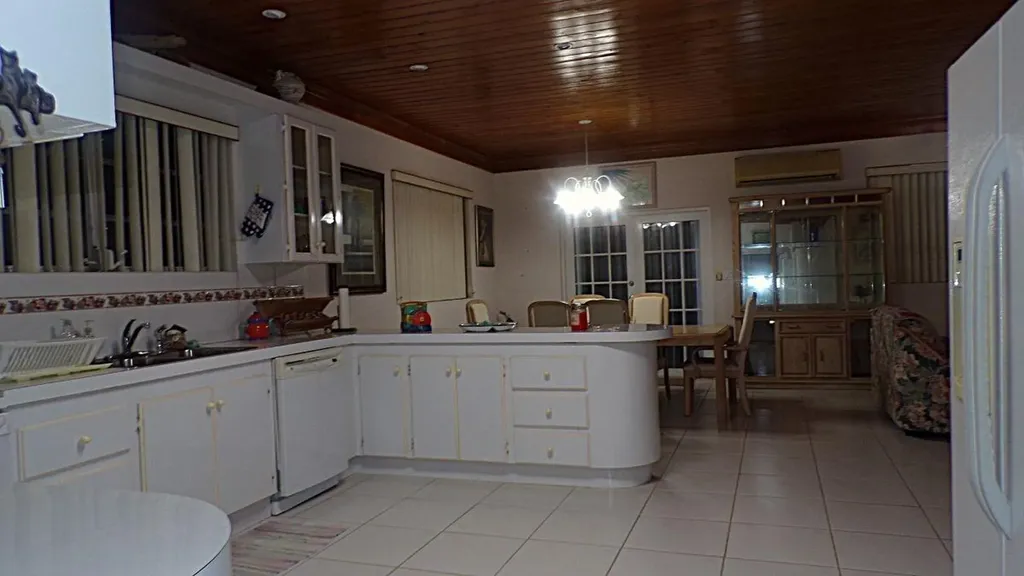 3/2 House In Cartwright's Long Island BS