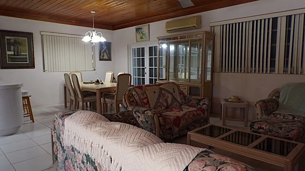 3/2 House In Cartwright's Long Island BS