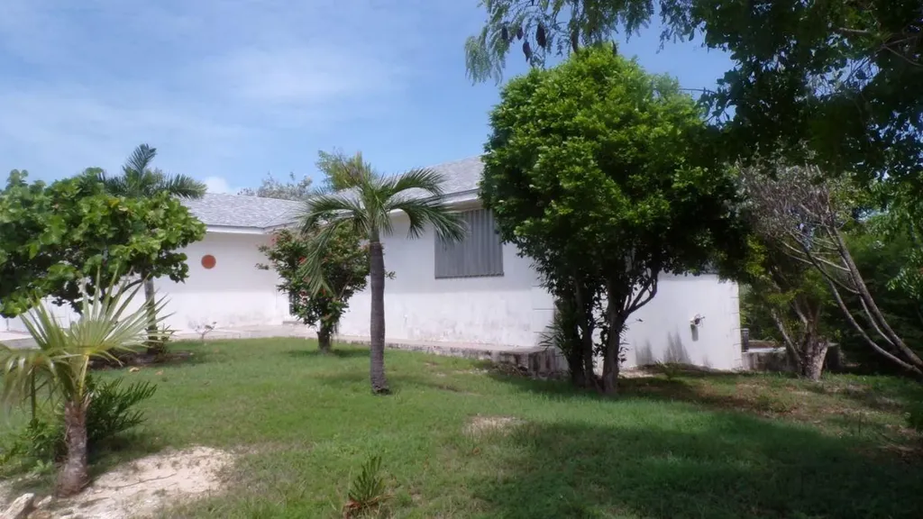 3/2 House In Cartwright's Long Island BS