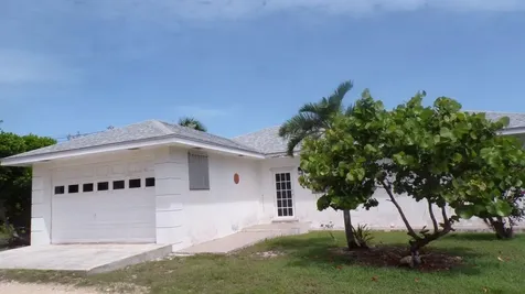 3/2 House In Cartwright's Long Island BS