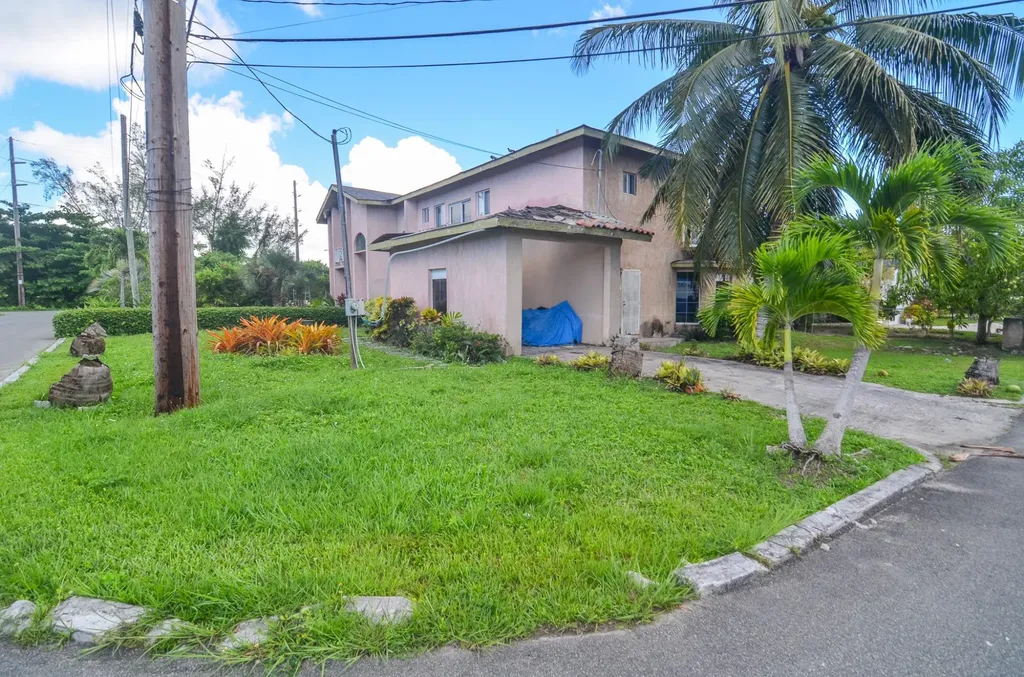 Tropical Gardens New Providence Paradise Island BS