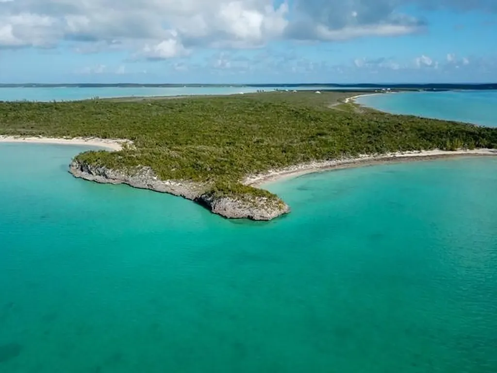 Elevated Waterfront Lot Long Island BS