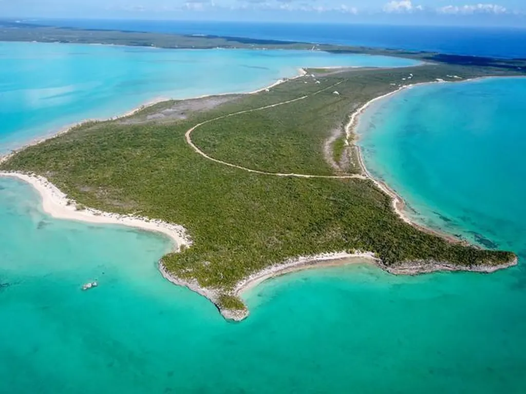 Elevated Waterfront Lot Long Island BS