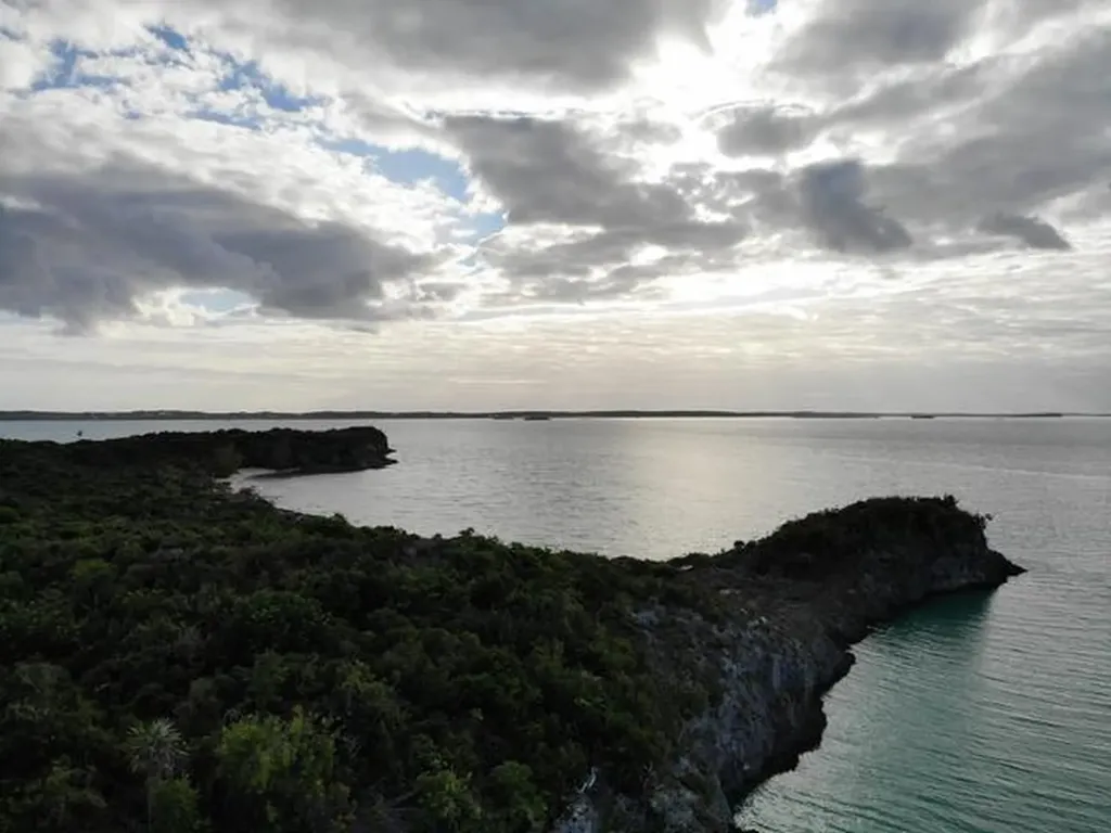 Elevated Waterfront Lot Long Island BS