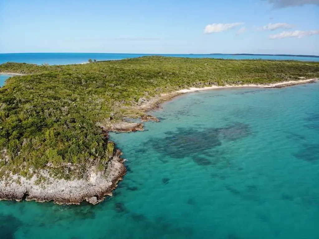 Elevated Waterfront Lot Long Island BS