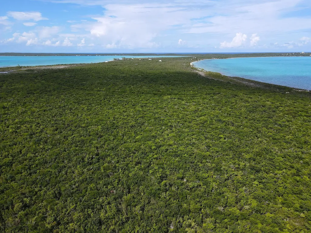 16 Acre Beachfront Parcel Long Island BS