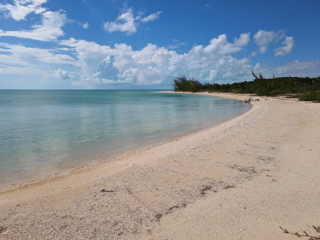 16 Acre Beachfront Parcel Long Island BS