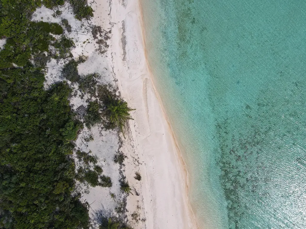 16 Acre Beachfront Parcel Long Island BS