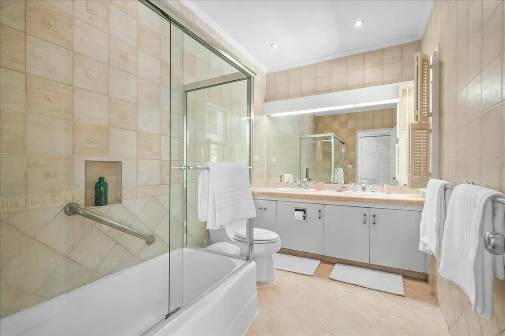 West Lyford Place New Providence Paradise Island BS