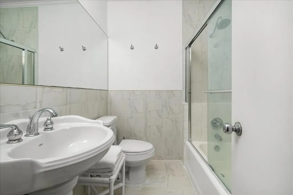 West Lyford Place New Providence Paradise Island BS