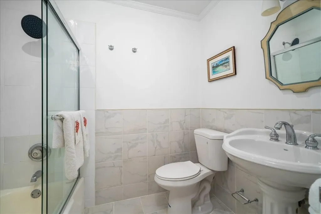 West Lyford Place New Providence Paradise Island BS