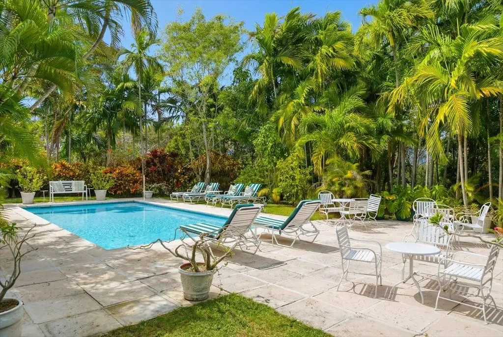 West Lyford Place New Providence Paradise Island BS