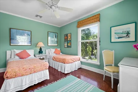 West Lyford Place New Providence Paradise Island BS