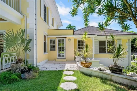 West Lyford Place New Providence Paradise Island BS