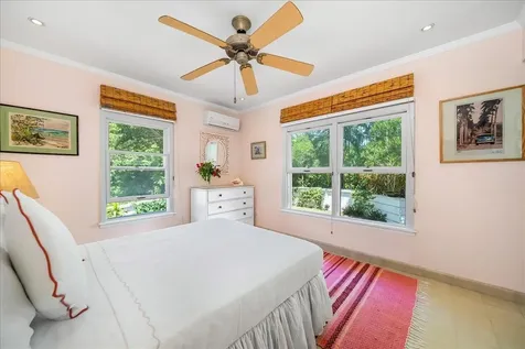 West Lyford Place New Providence Paradise Island BS