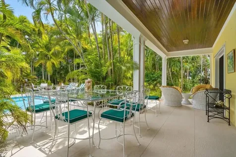 West Lyford Place New Providence Paradise Island BS