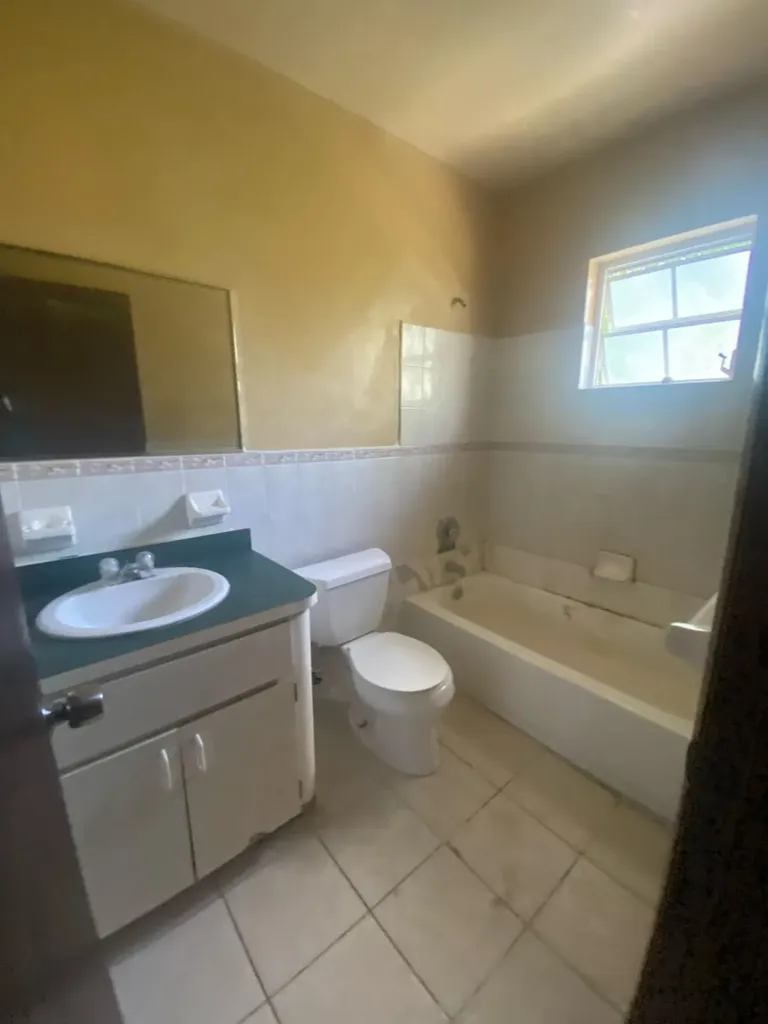 1438ft Nw Queen's Highway 43 Grand Bahama Freeport BS