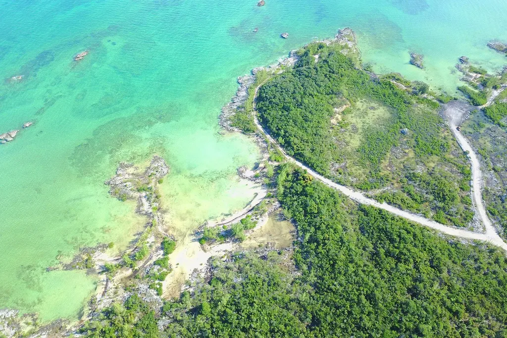 353 Acres North Marsh Har Abaco BS