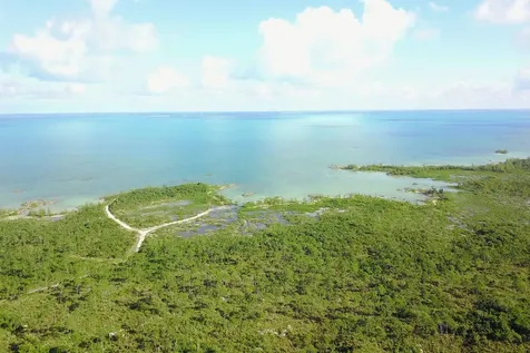 353 Acres North Marsh Har Abaco BS