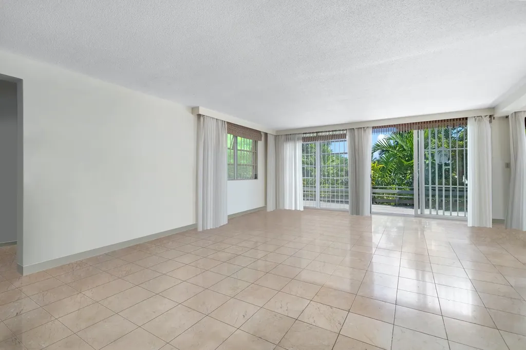 Camelot, Fox Hill Creek 8 New Providence Paradise Island BS