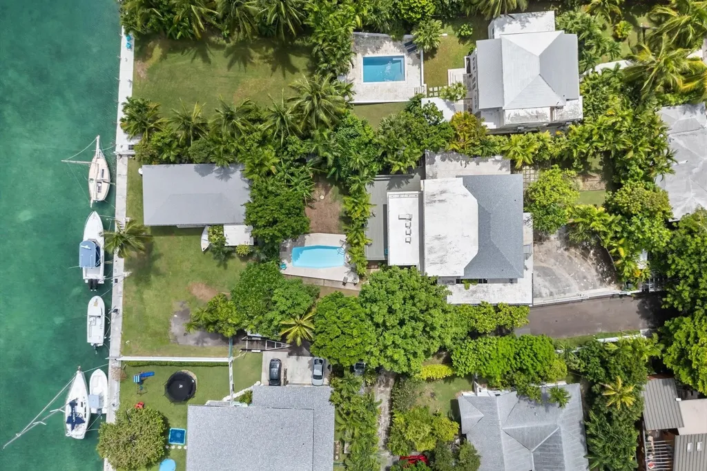 Camelot, Fox Hill Creek 8 New Providence Paradise Island BS