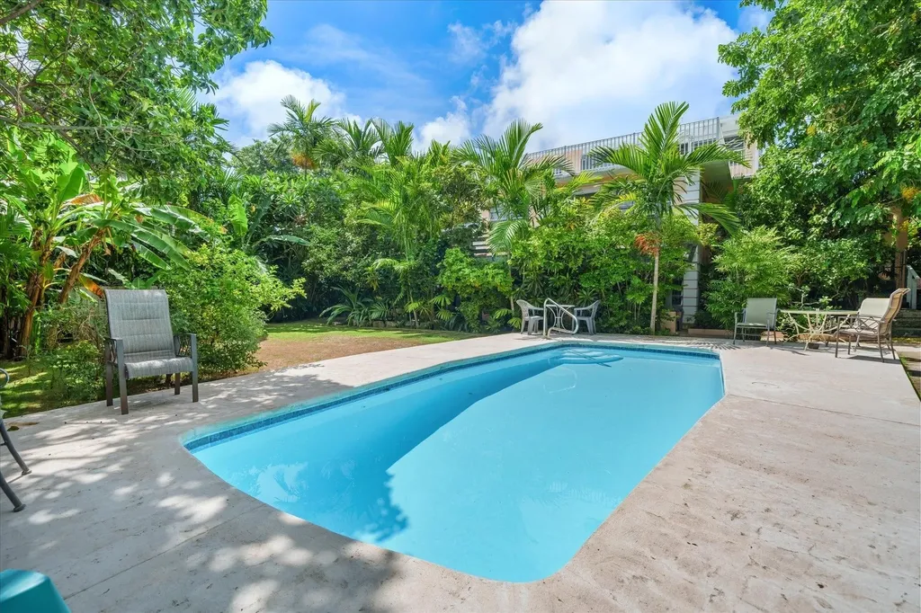 Camelot, Fox Hill Creek 8 New Providence Paradise Island BS