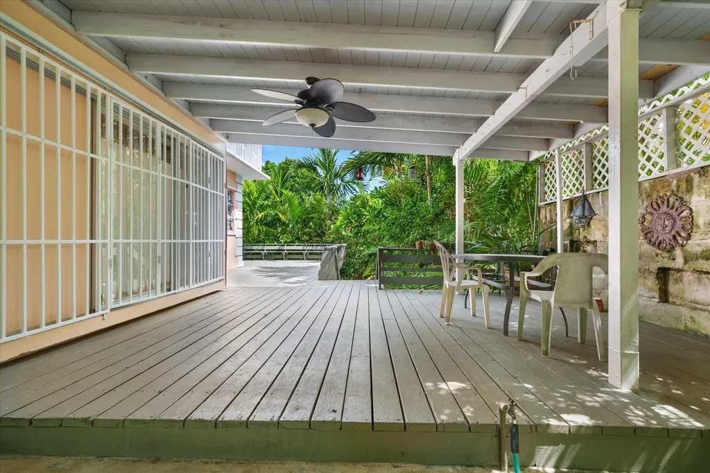 Camelot, Fox Hill Creek 8 New Providence Paradise Island BS