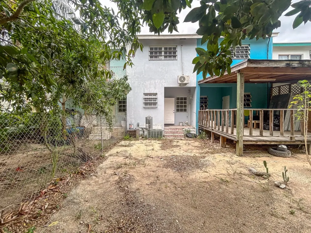 Mandingo Alley, Fox Hill New Providence Paradise Island BS
