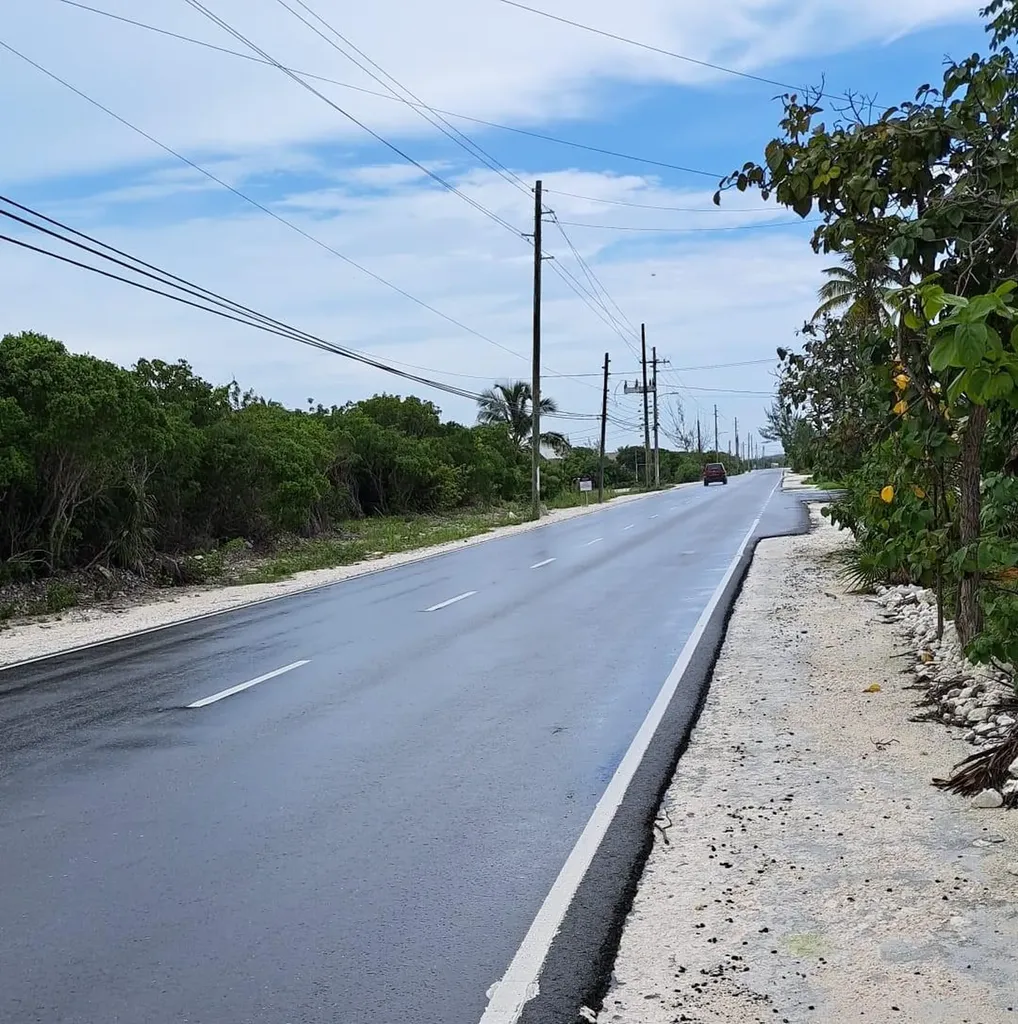 Queens Highway Exuma BS