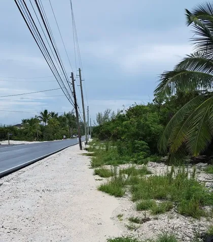 Queens Highway Exuma BS