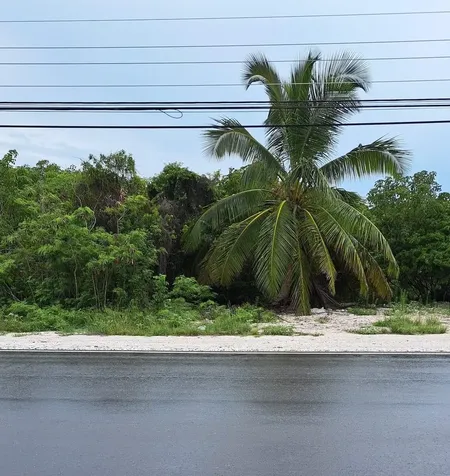 Queens Highway Exuma BS