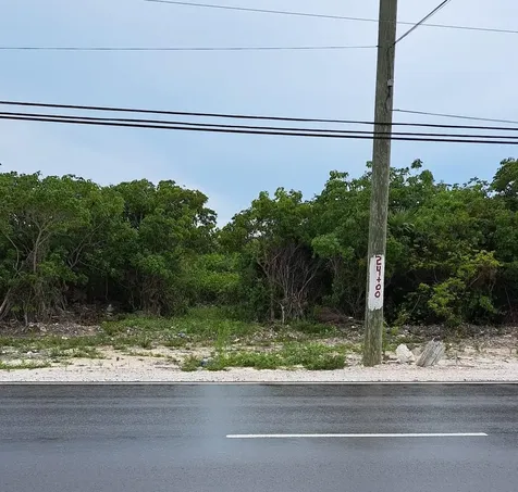 Queens Highway Exuma BS