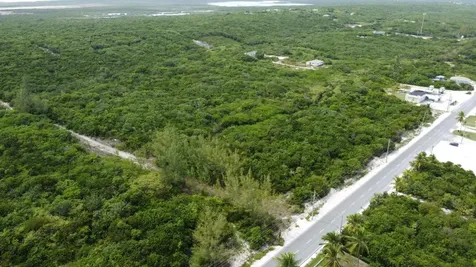 Queens Highway Exuma BS