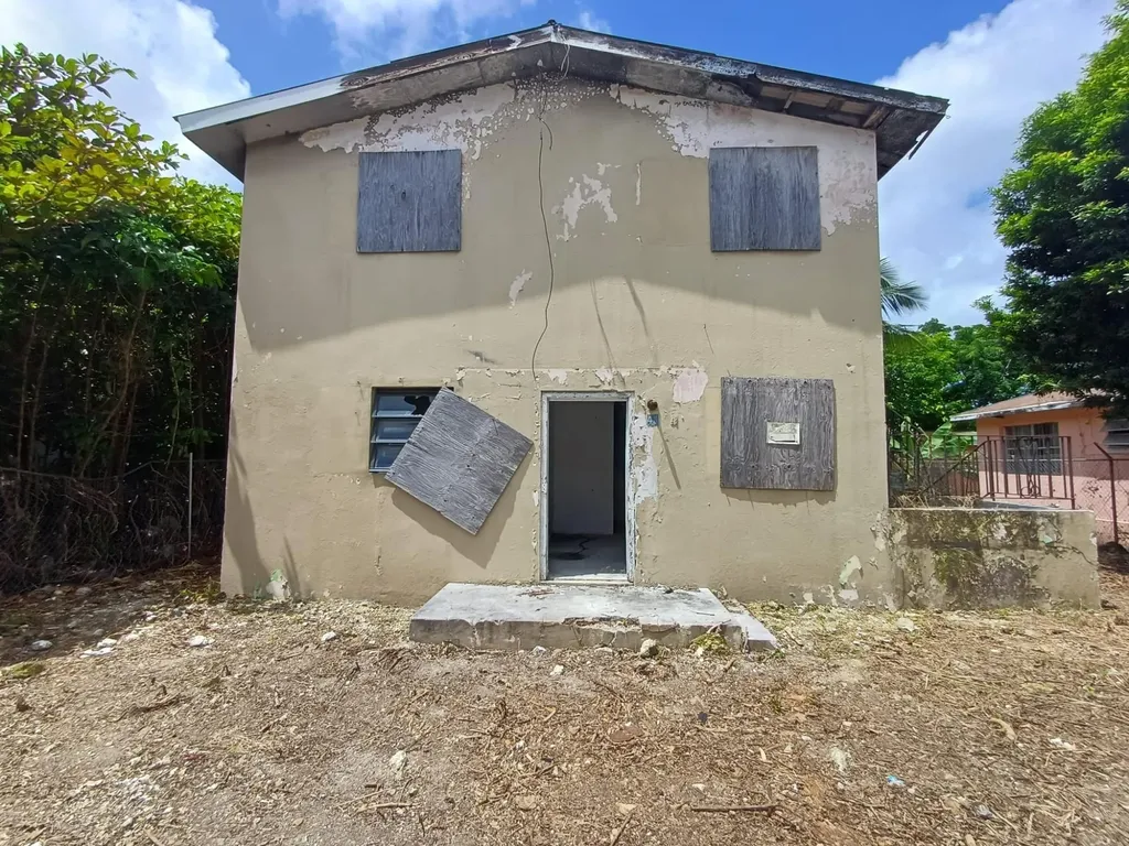 East Street North Du-plex New Providence Paradise Island BS