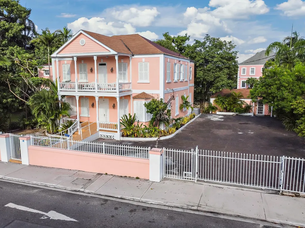 Elizabeth Avenue New Providence Paradise Island BS