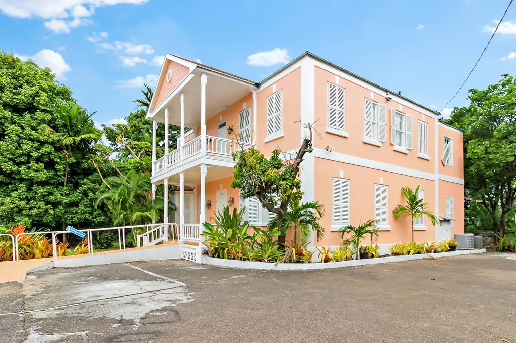 Elizabeth Avenue New Providence Paradise Island BS