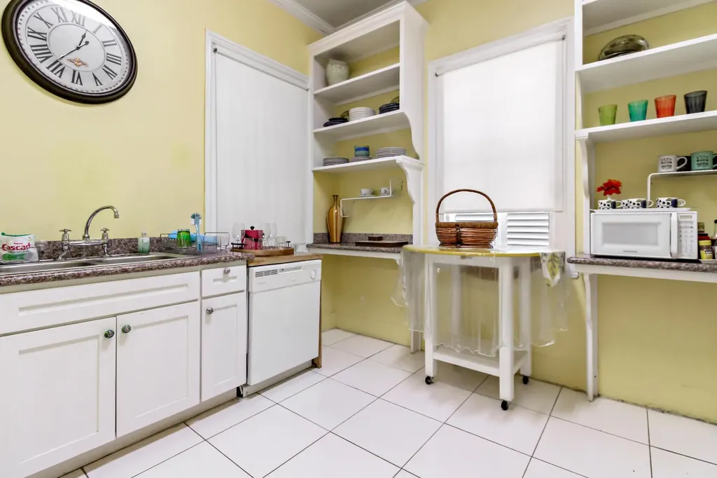 Elizabeth Avenue New Providence Paradise Island BS