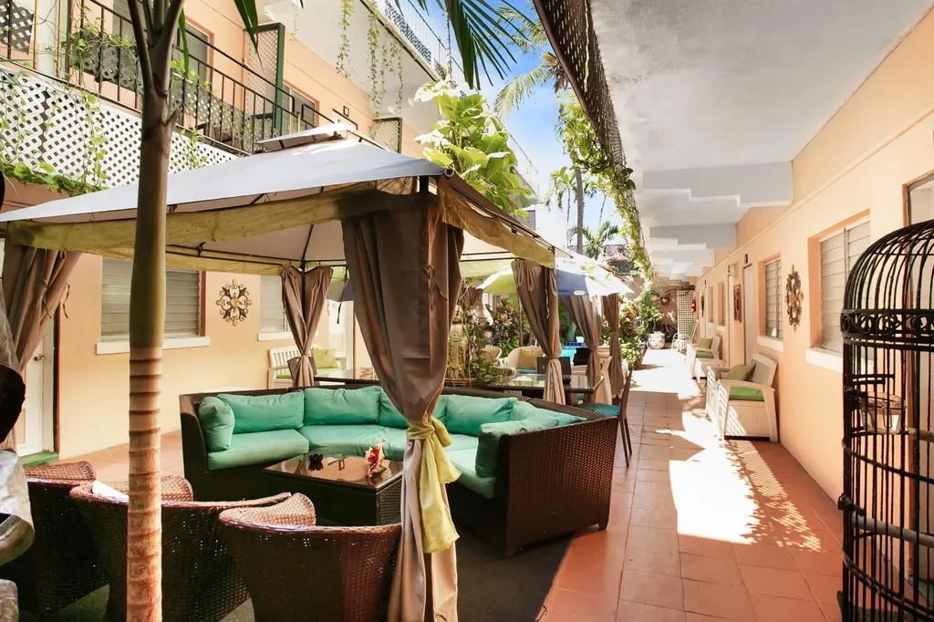 George Street 40 New Providence Paradise Island BS