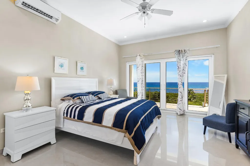 5 Bedroom 4.5 Bath House Long Island BS